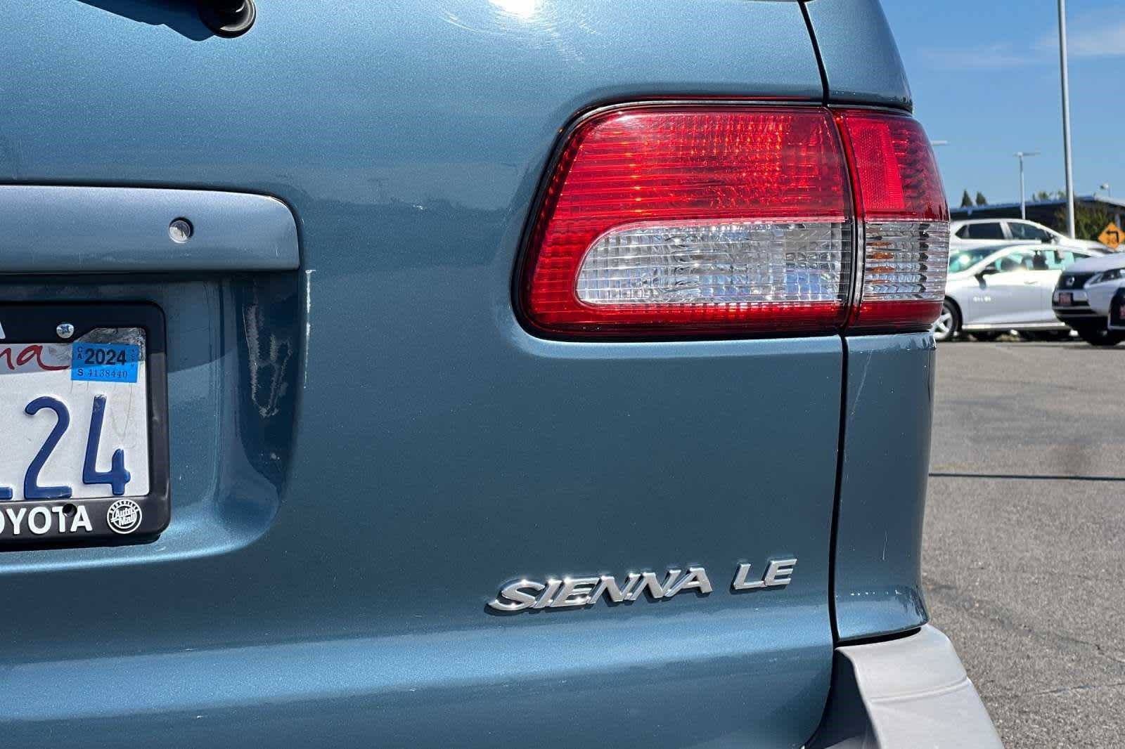 2002 Toyota Sienna LE